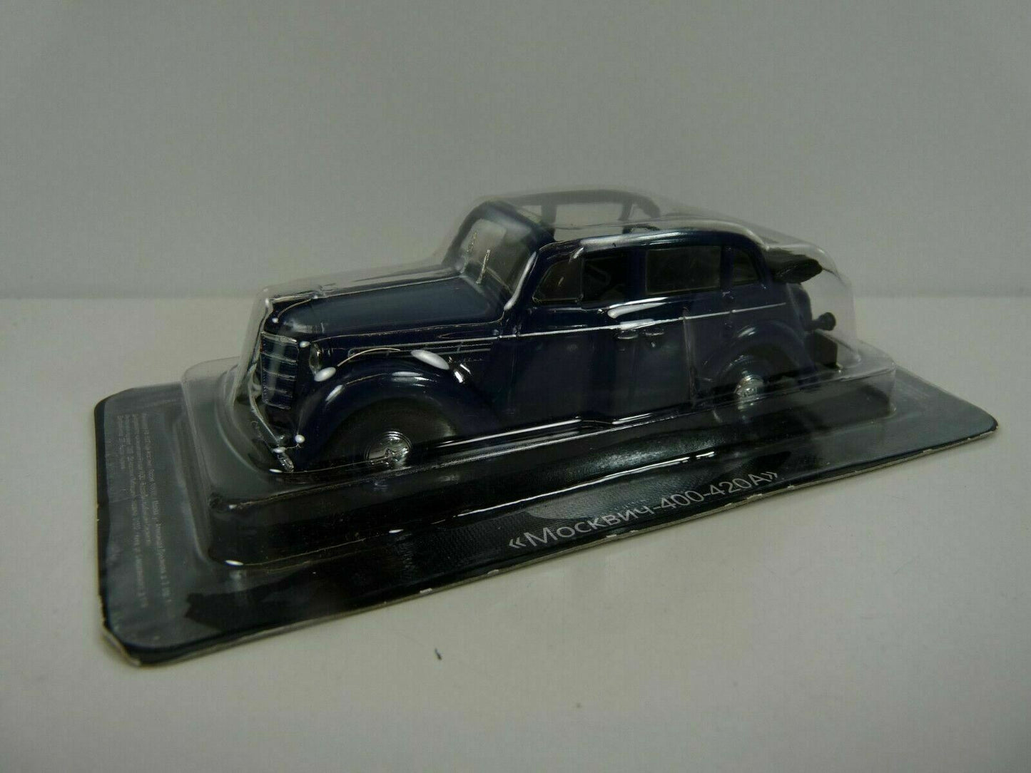 RUS7 Voiture 1/43 IXO déagostini RUSSE URSS : MOSKVITCH 400-420A (opel K38)