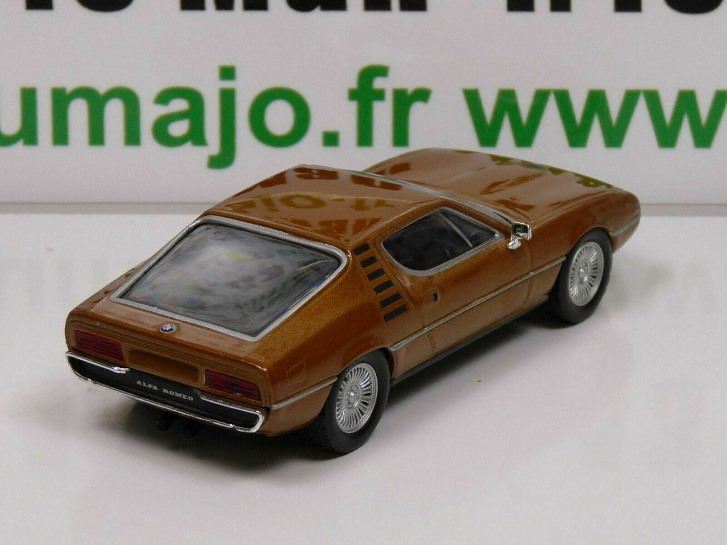 DC16 VOITURE 1/43 IXO déagostini russe dream cars : ALFA ROMEO Montréal coupé