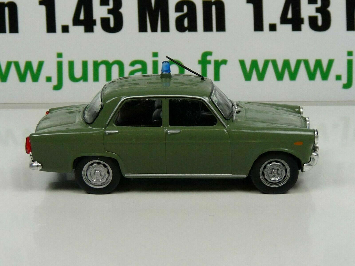 PM7 1/43 IST deAgostini Police du Monde :  ALFA ROMEO Giulietta