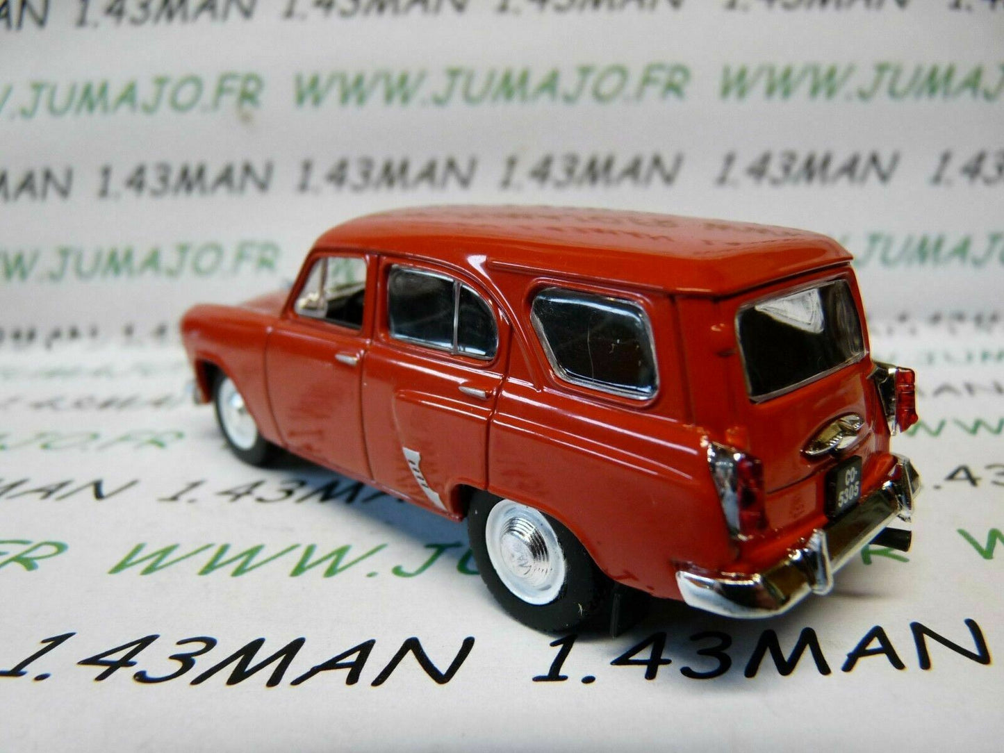 PL122 Voiture 1/43 IXO IST DeAgostini POLOGNE : MOSKWITCH 423N break