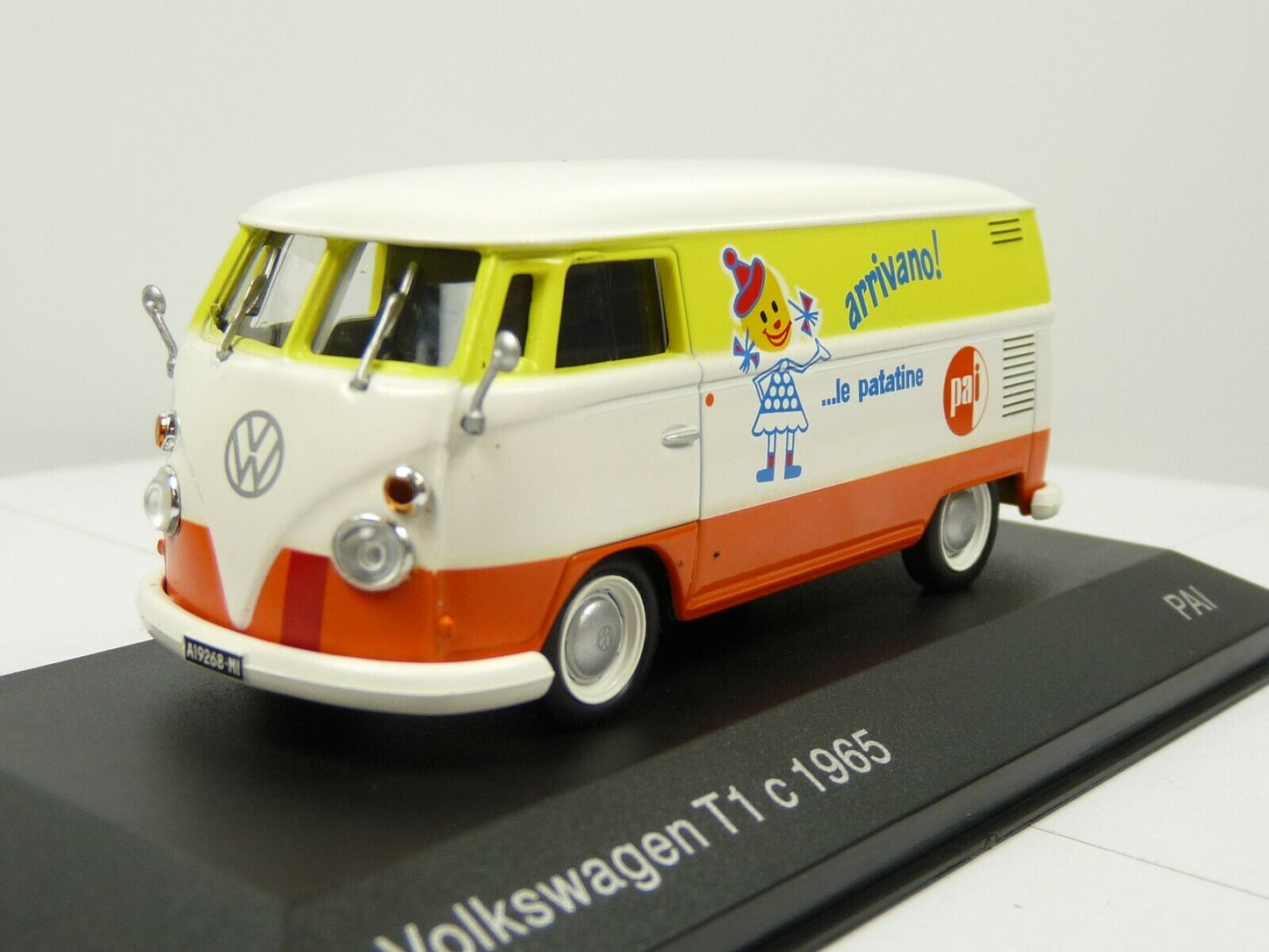 VCE4 1/43 IXO Commerciale Epoque : Volkswagen Kombi T1 c 1965 PAI