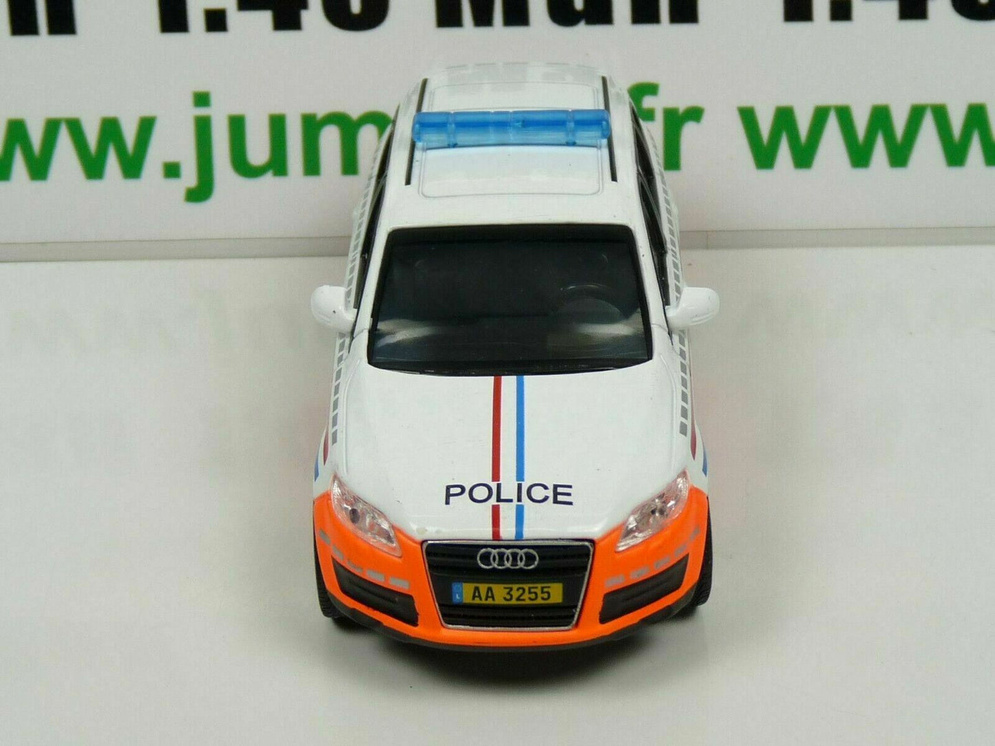 PM32 1/43 IST deAgostini Police du Monde : AUDI Q7 Luxembourg