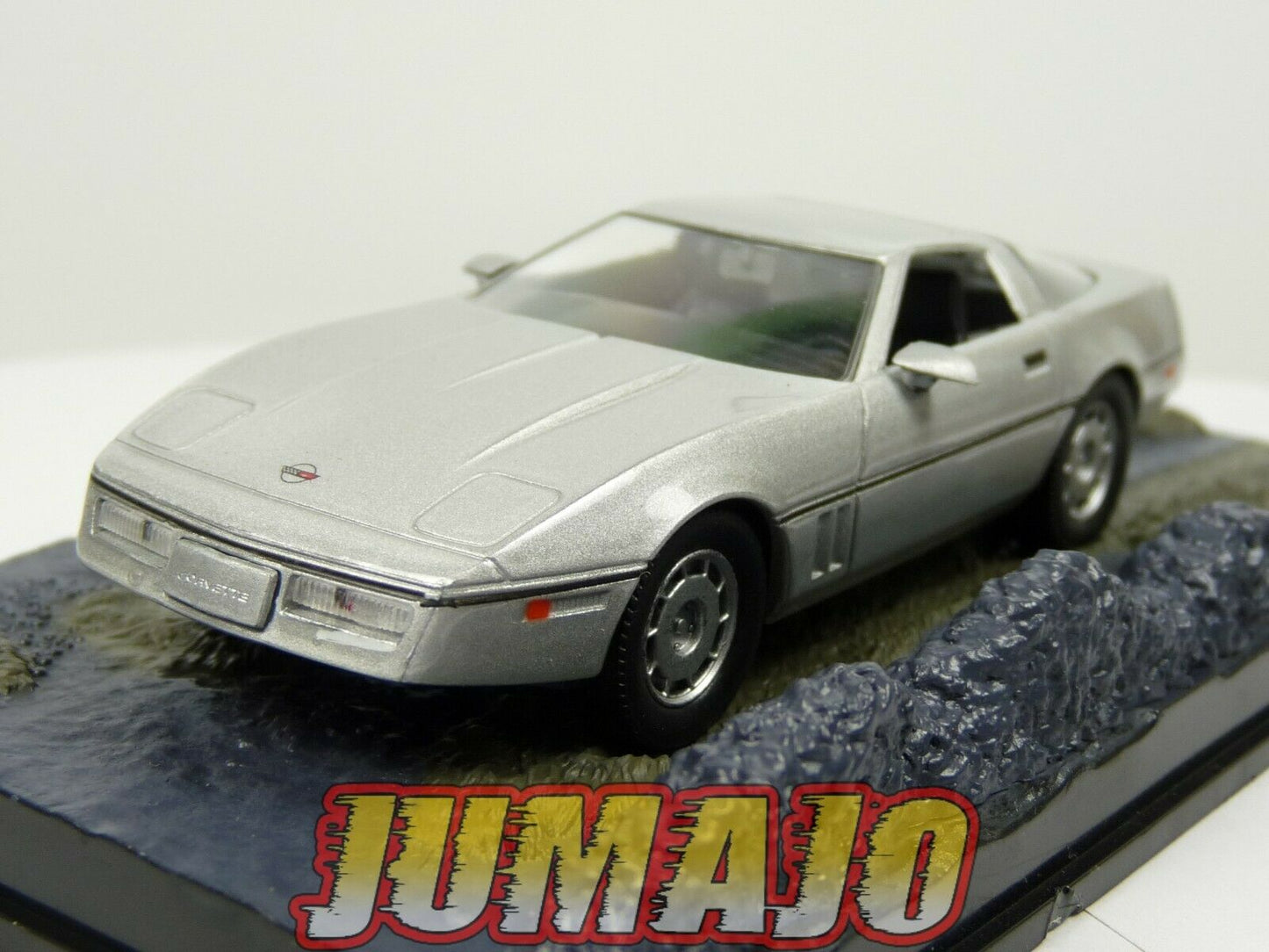 JB37 voiture 1/43 IXO 007 JAMES BOND : CHEVROLET Corvette C4 A view to a kill