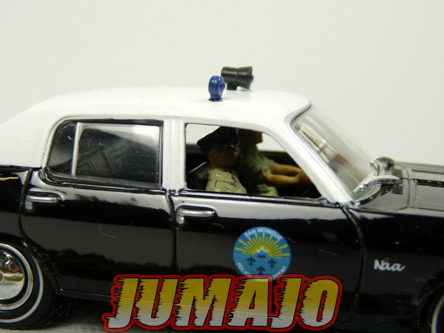 JB43 voiture 1/43 IXO 007 JAMES BOND : CHEVROLET Nova live and let die