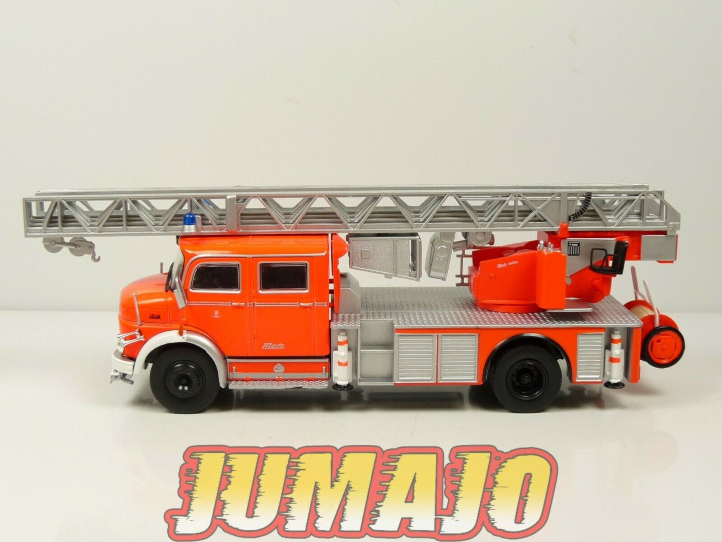 CP4 camion POMPIER 1/43 IXO salvat MERCEDES L1519 grande échelle