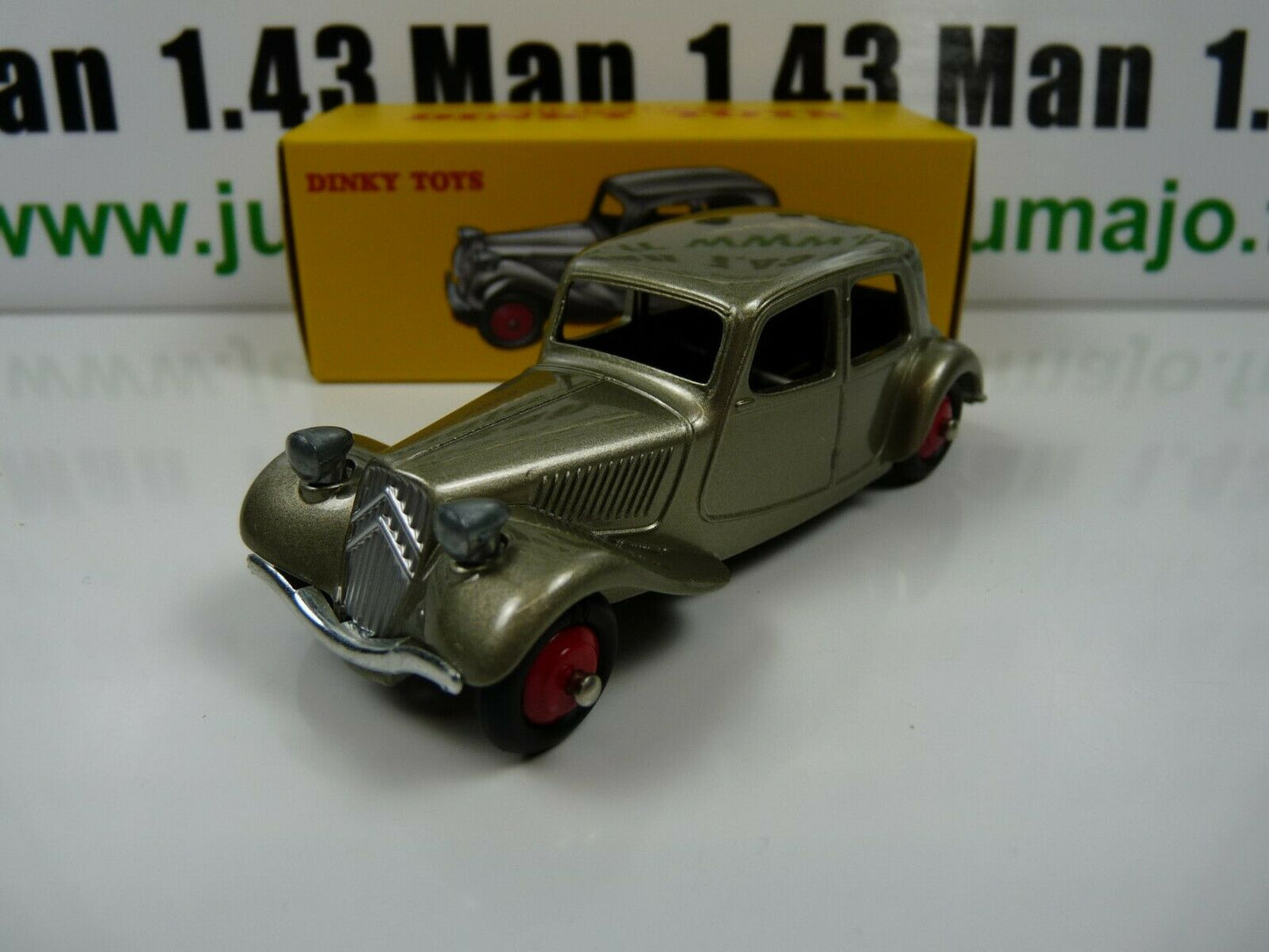 DT233 Voiture 1/43 réédition DINKY TOYS DeAgostini : CITROEN Traction 11 BL 24N