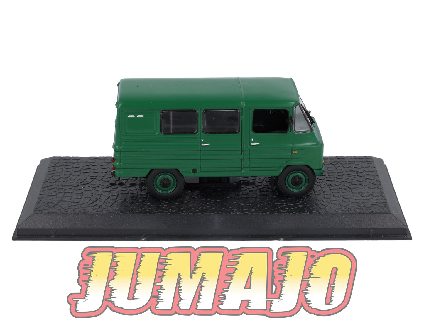 DDRT29 CAMIONS 1/43 Atlas IXO : FSC Zuk A 07