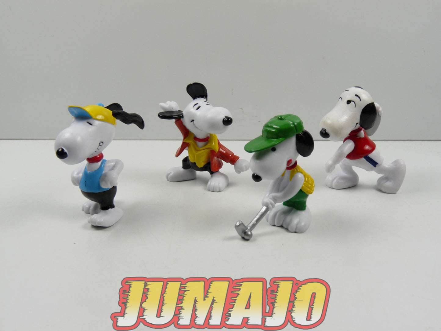 FIGZ (F) : Lot de 4 figurines Snoopy SCHLEICH 6cm : Snoopy frisbee, Golf, Course & Danse