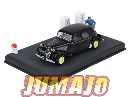 NB2 Voiture IXO 1/43 Diorama Route bleue CITROEN Traction berline le plein d'essence