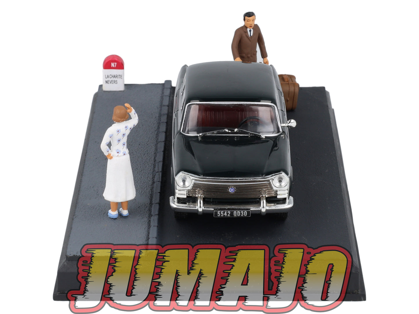 NB38 Voiture IXO 1/43 Diorama Route bleue SEAT 1500 L'Hôtel des Voyageurs