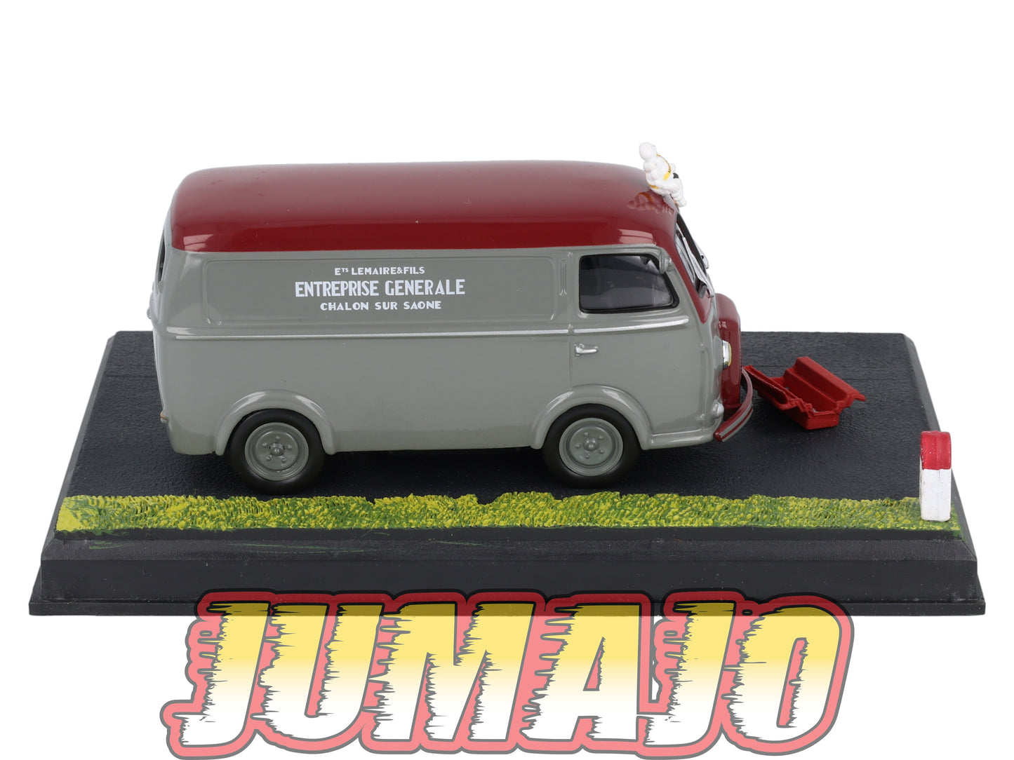 NB57 Voiture IXO 1/43 Diorama Route bleue PEUGEOT D3A Michelin