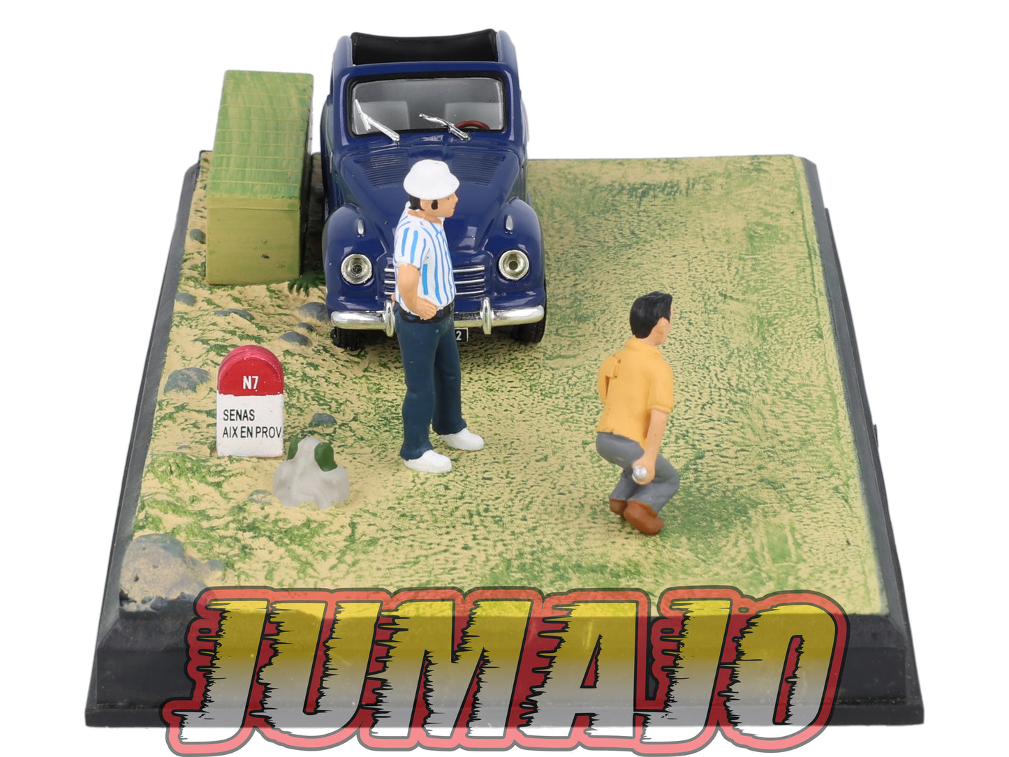 NB58 Voiture IXO 1/43 Diorama Route bleue FIAT 500 Topolino partie de pétanque