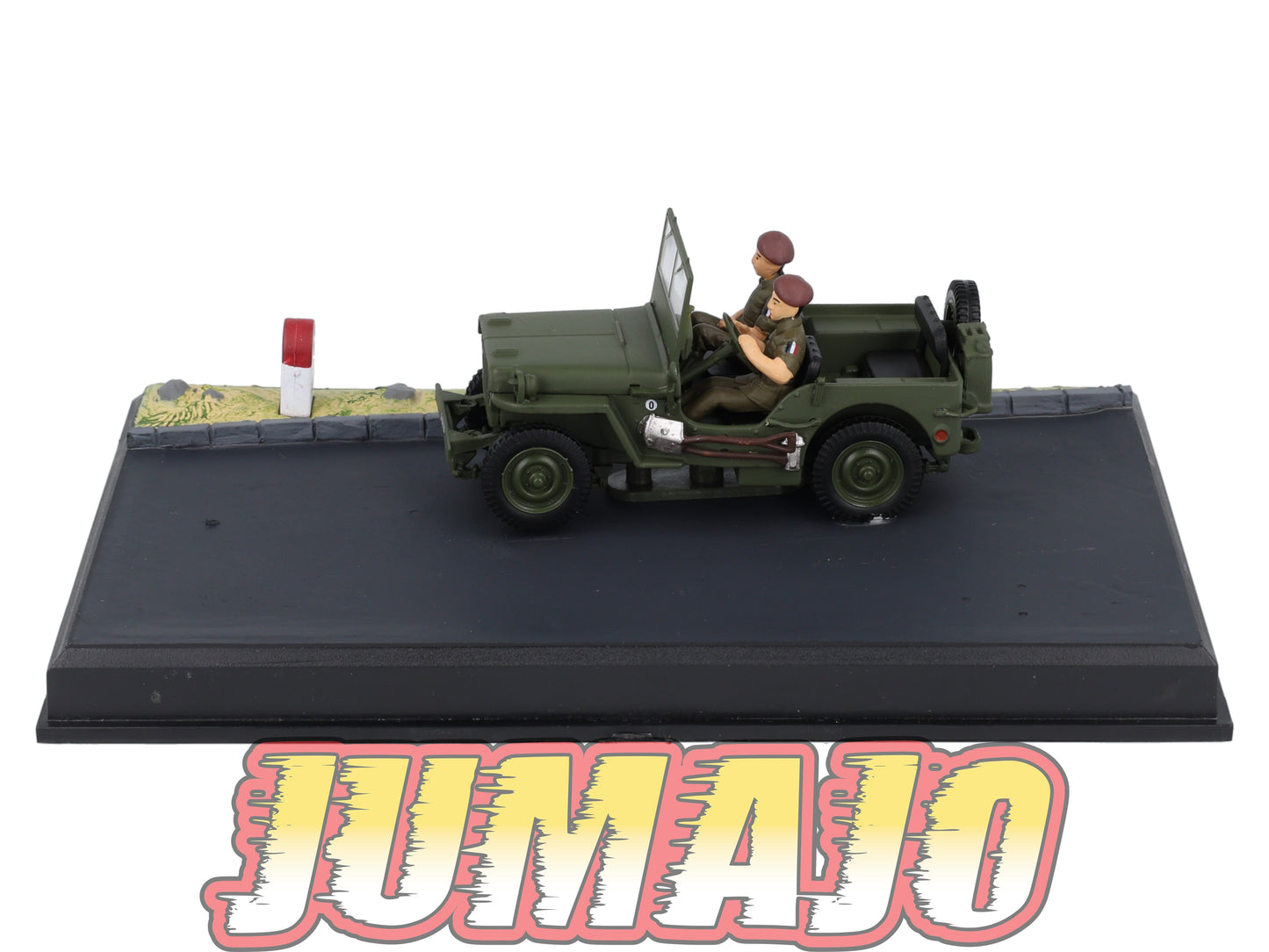 NB66 Voiture IXO 1/43 Diorama Route bleue JEEP Willys "Manoeuvre militaire"