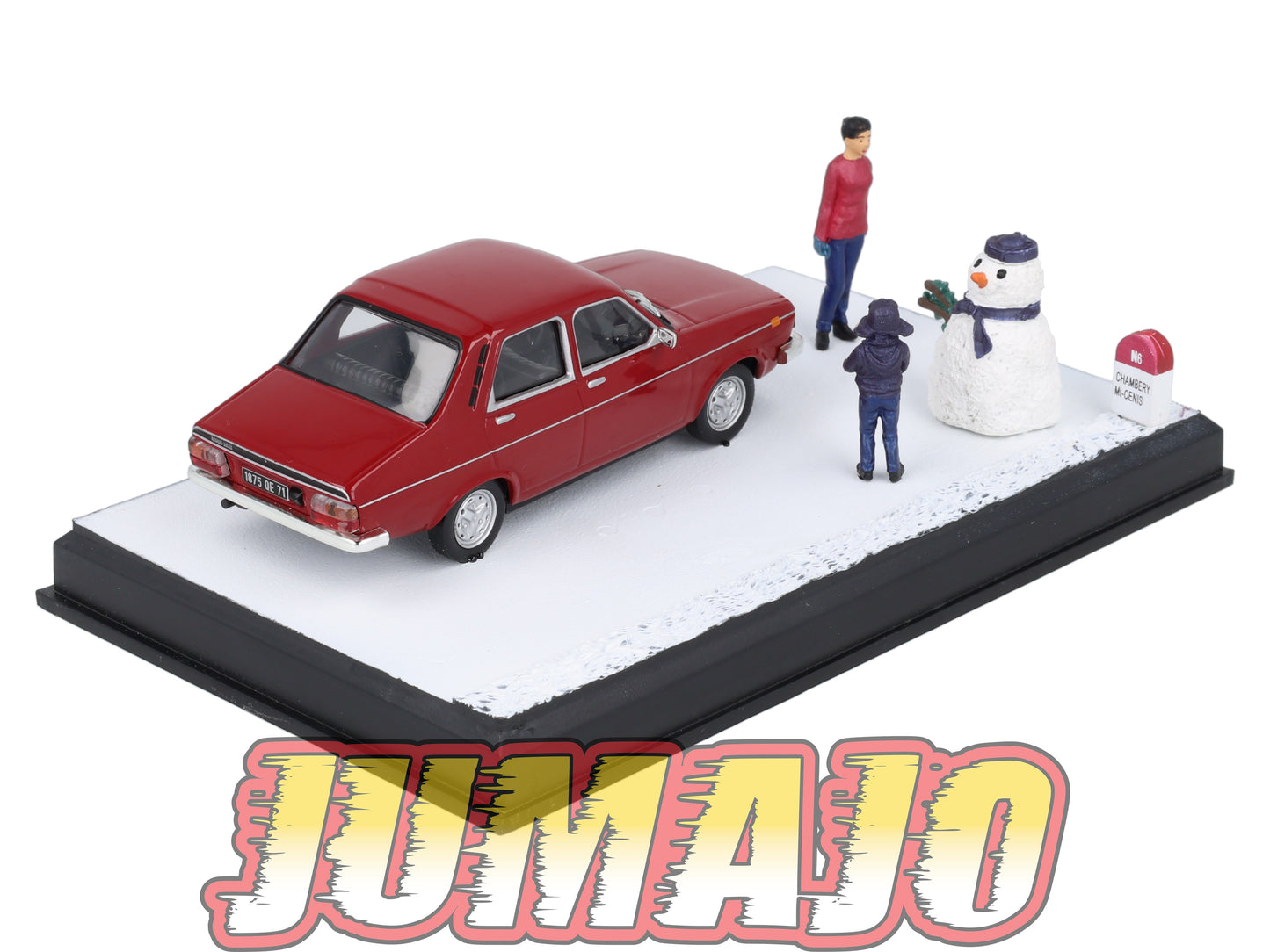 NB68 Voiture IXO 1/43 Diorama Route bleue RENAULT 12 "bonhomme de neige"