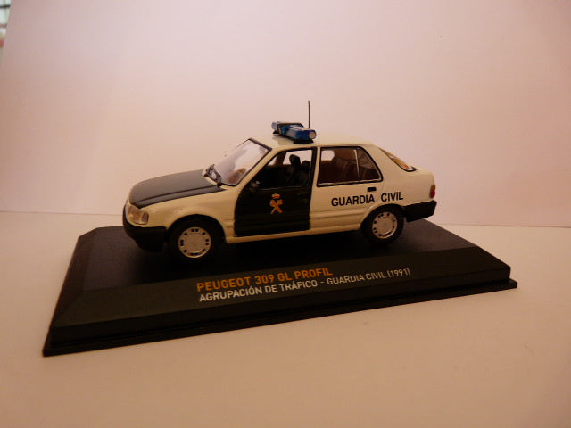 POS21Z voiture 1/43 IXO altaya POLICE Espagne : PEUGEOT 309 GL Profil 1991 Guardia Civil