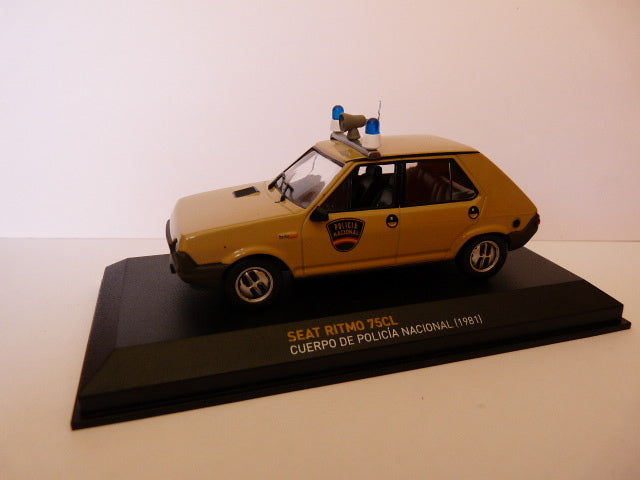 POS6 voiture 1/43 IXO altaya POLICE Espagne : SEAT Ritmo 75CL 1981 Policia Nacional