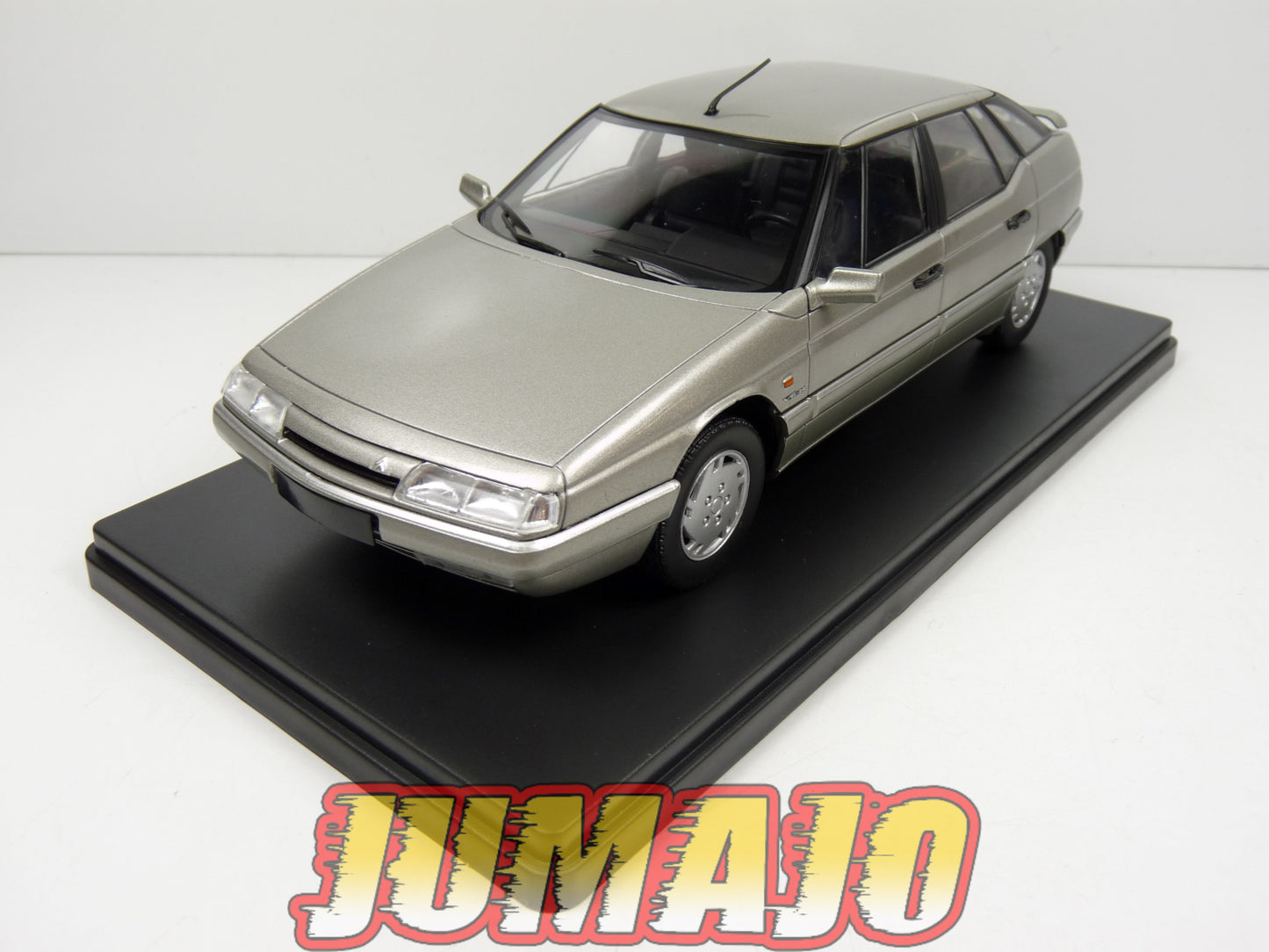 PTVQ59 Voiture 1/24 SALVAT Models : Citroën XM 1993