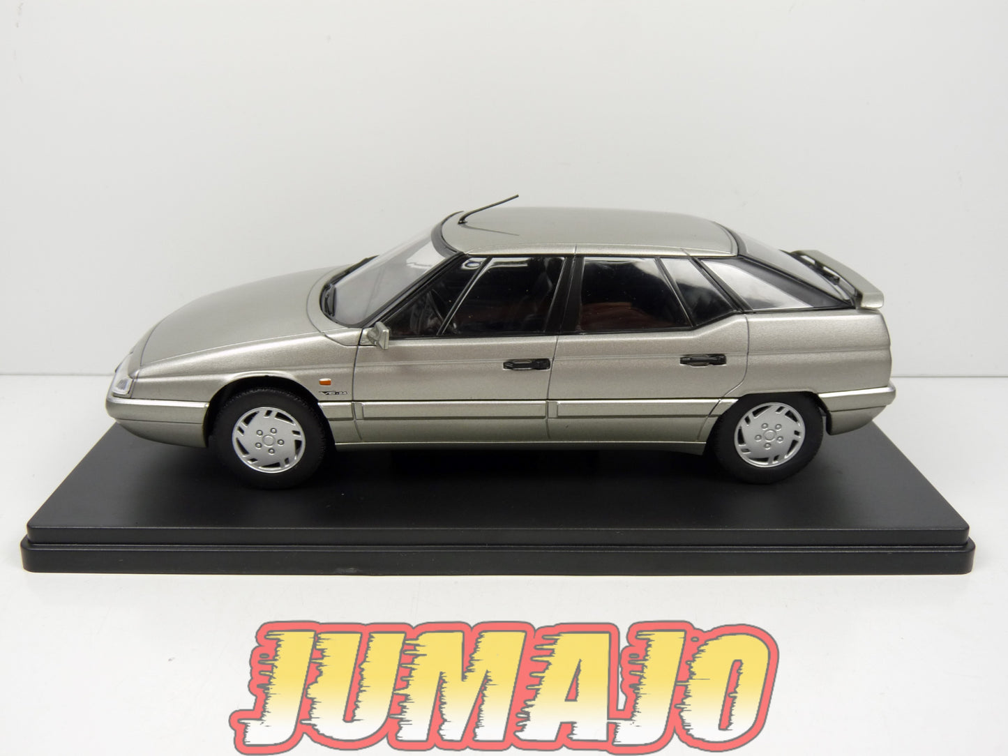 PTVQ59 Voiture 1/24 SALVAT Models : Citroën XM 1993