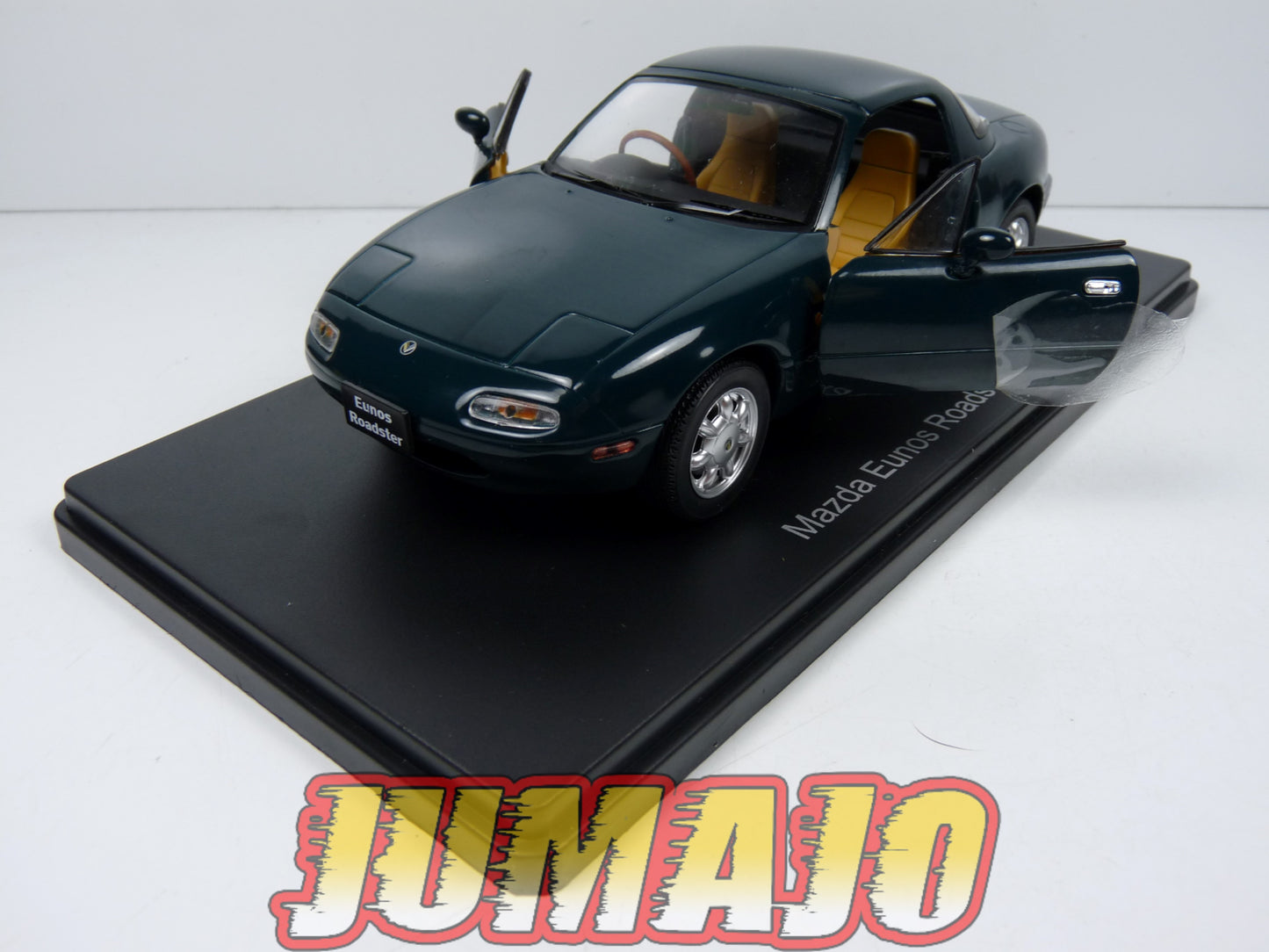 VQJ175 Voiture 1/24 Hachette Japon : MAZDA Eunos Roadster MX-5 1990
