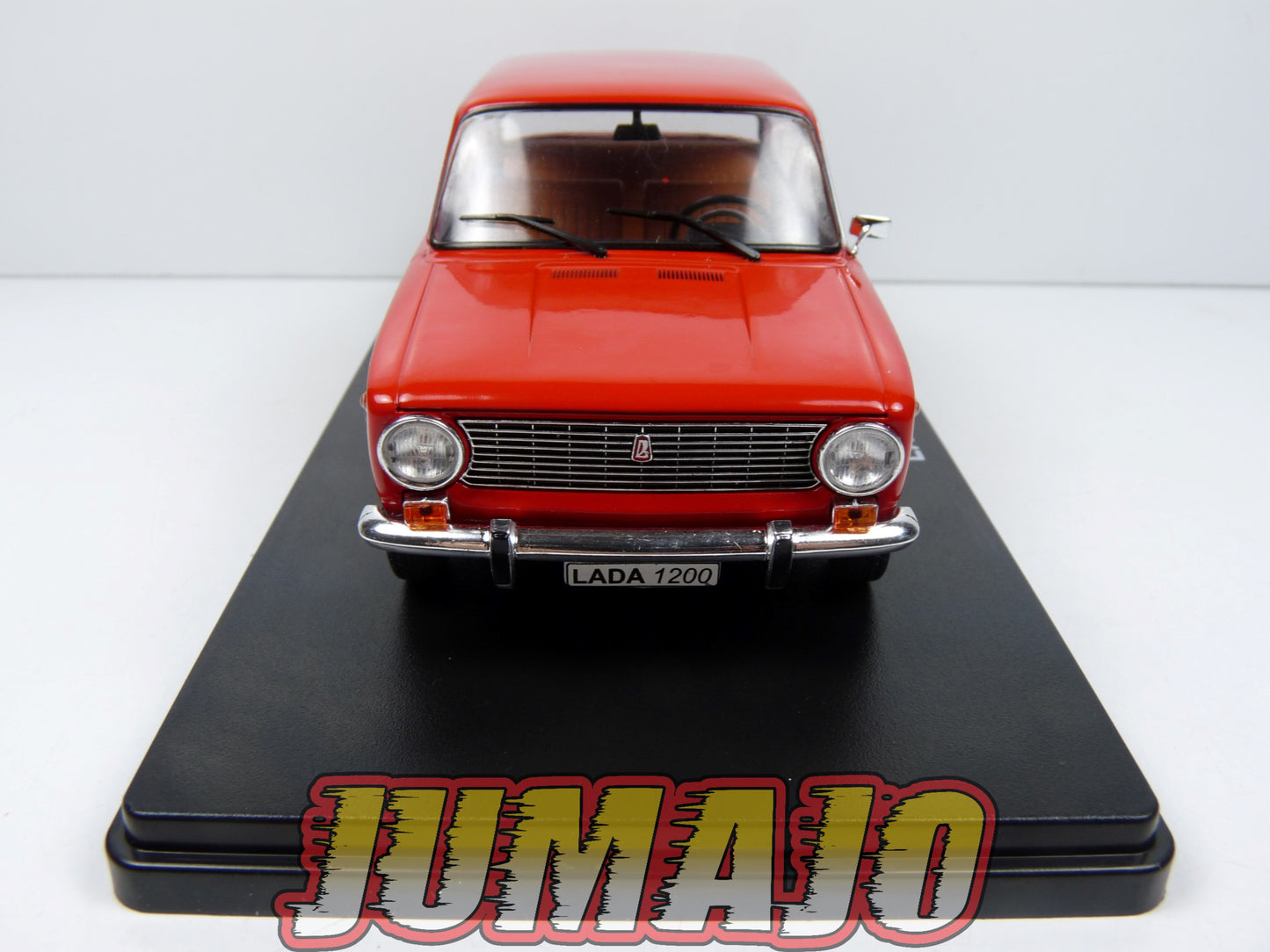 VQR3 Voiture 1/24 Hachette Roumanie: LADA 1200