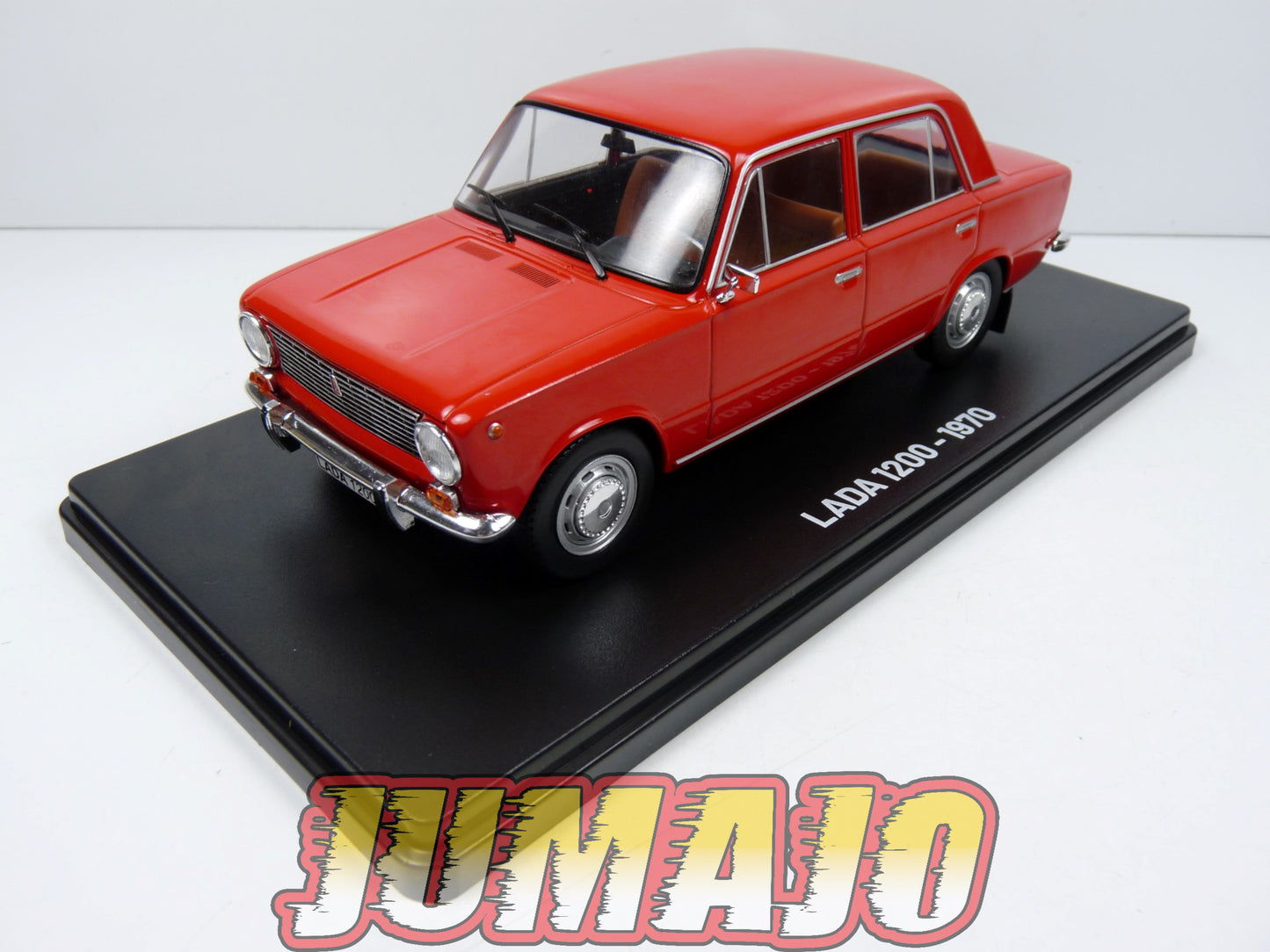 VQR3 Voiture 1/24 Hachette Roumanie: LADA 1200