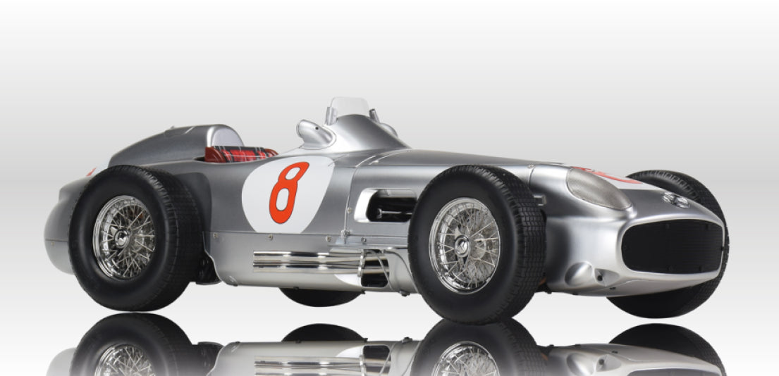 IXC11 Voiture 1/8 IXO Kit à monter : Mercedes W196 JM Fangio #8