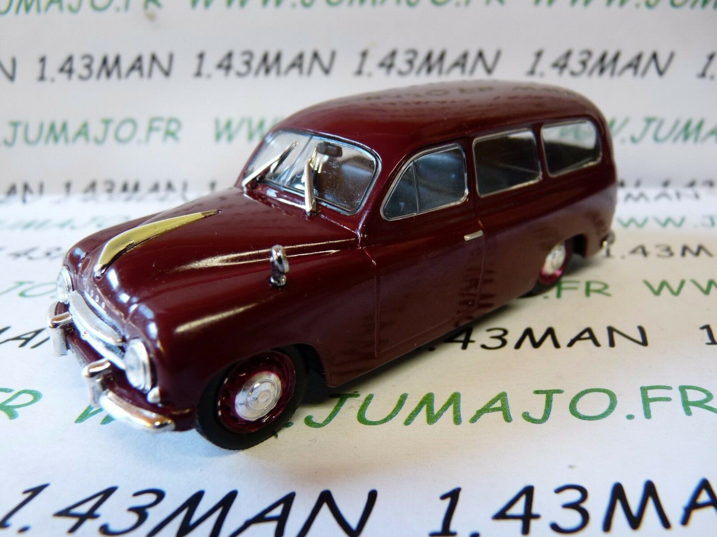 PL7 Voiture 1/43 IXO IST DeAgostini POLOGNE : SKODA 1201 break
