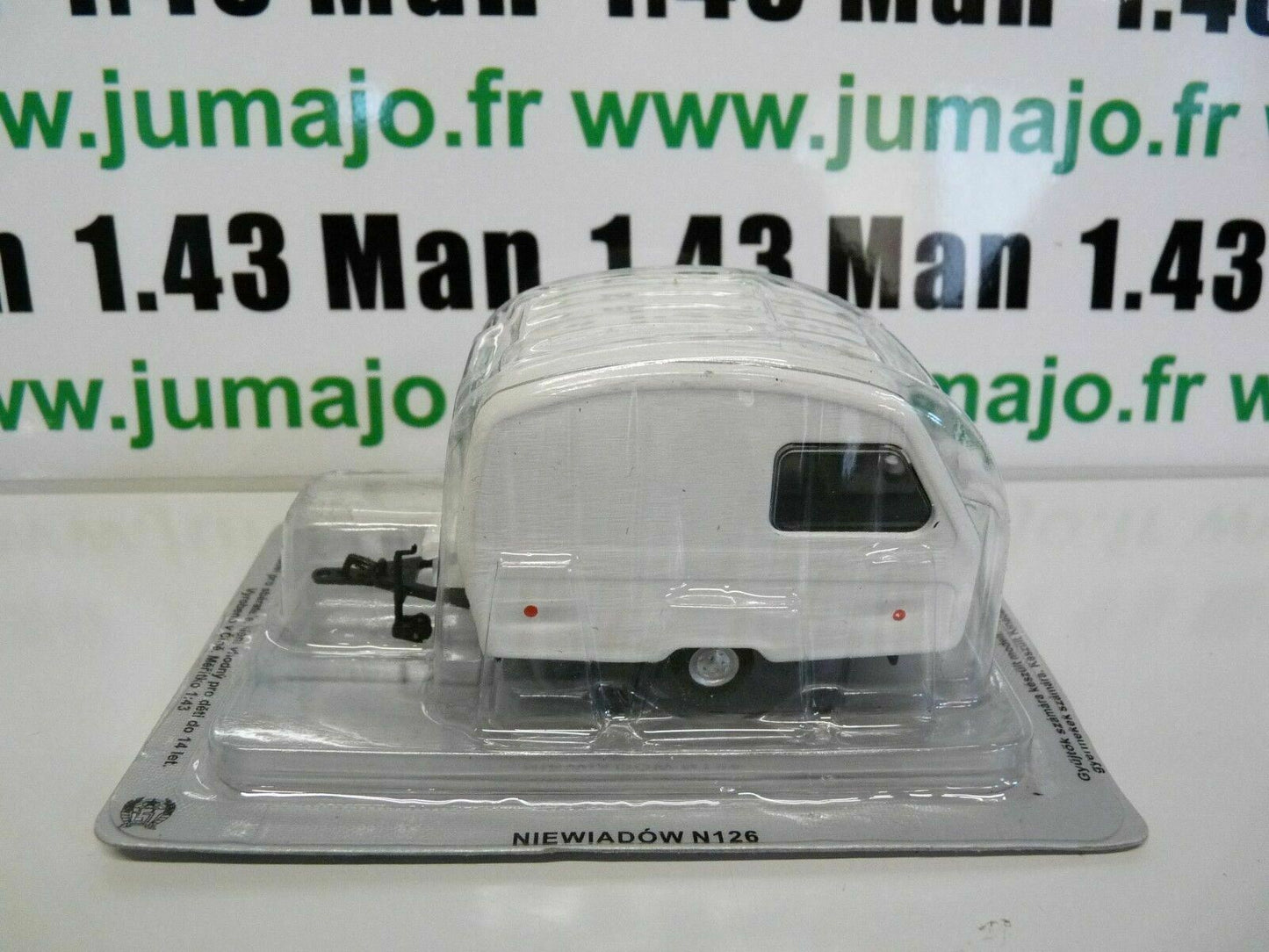 PL221 Voiture 1/43 IXO IST DeAgostini POLOGNE : caravane la Bohème Niewiadow N126
