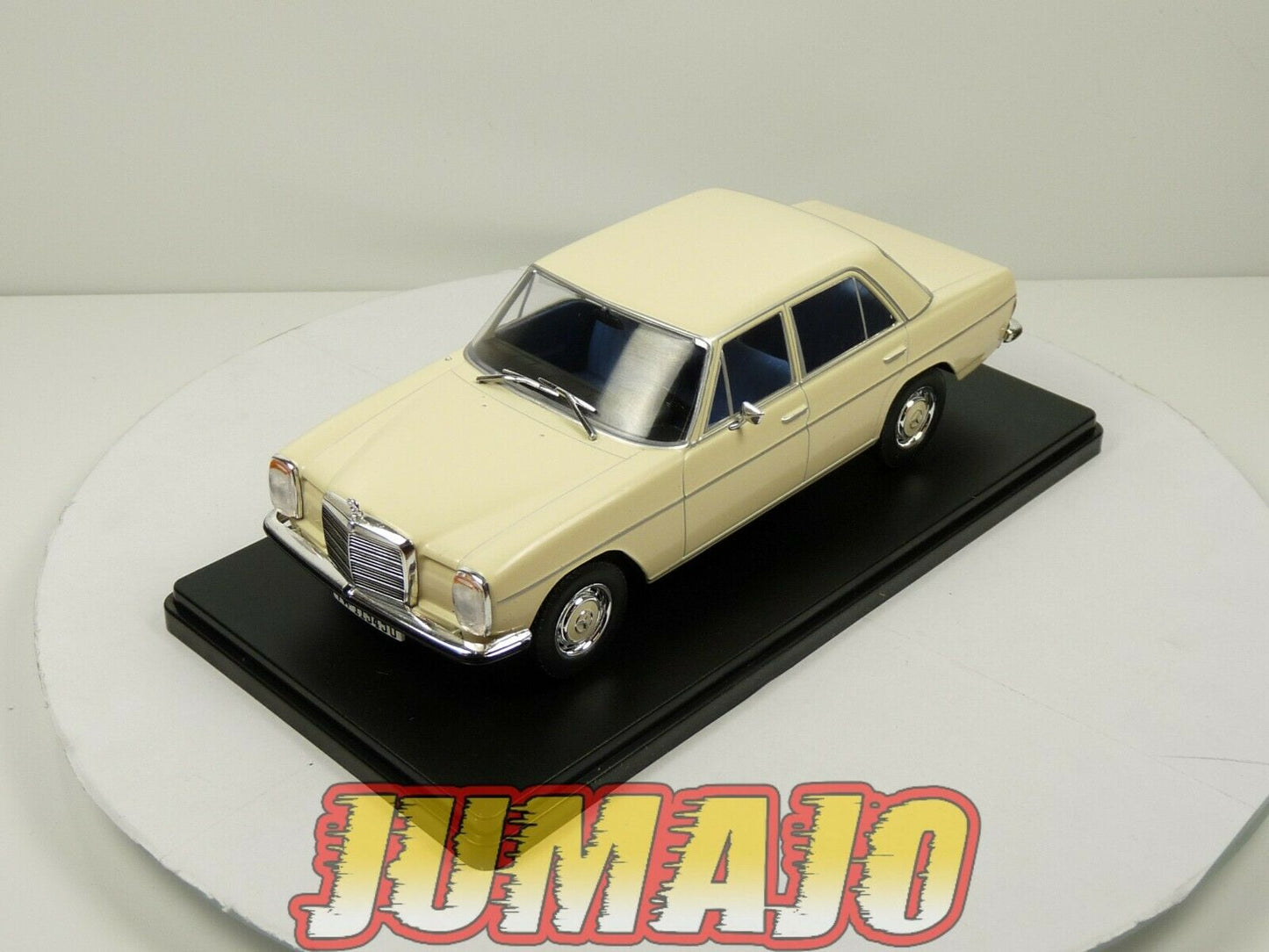 VQ45 Voiture 1/24 SALVAT Models : MERCEDES BENZ 200 D 1968