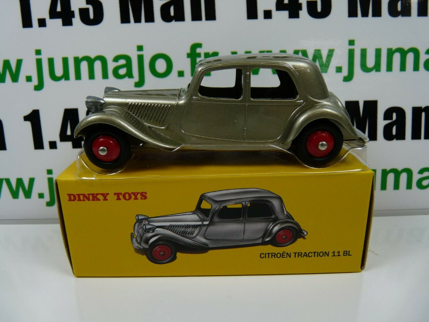 Ancienne voiture miniature en tôle Citroën 11 BL Dinky Toys Meccano