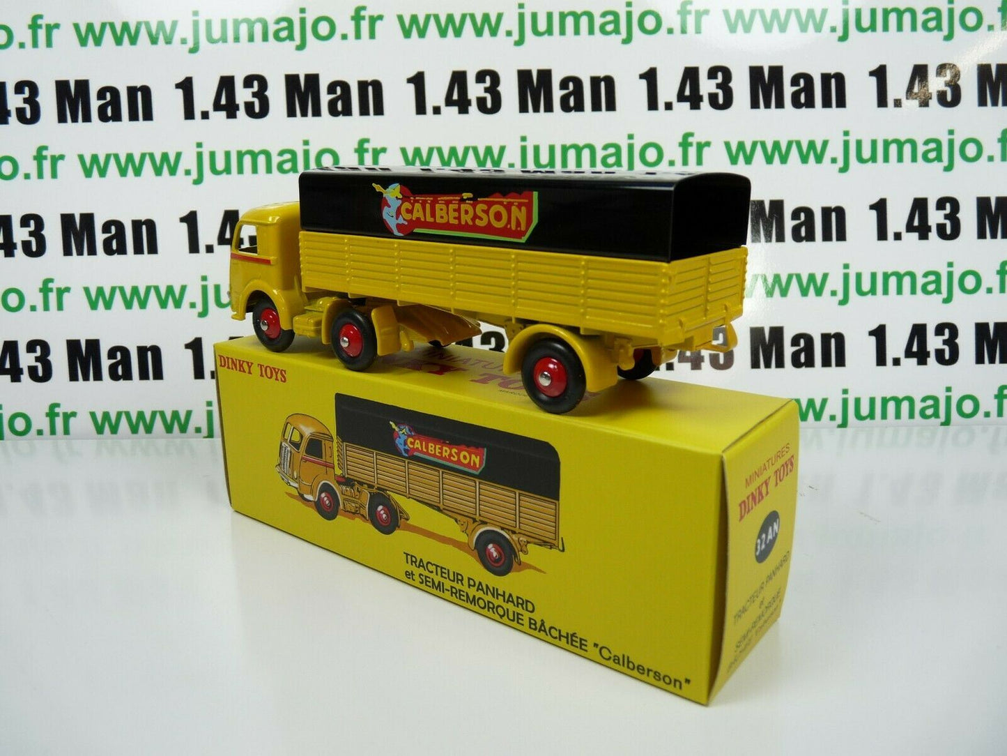 DT435 Voiture réédition DINKY TOYS Atlas : PANHARD Calberson 32AN