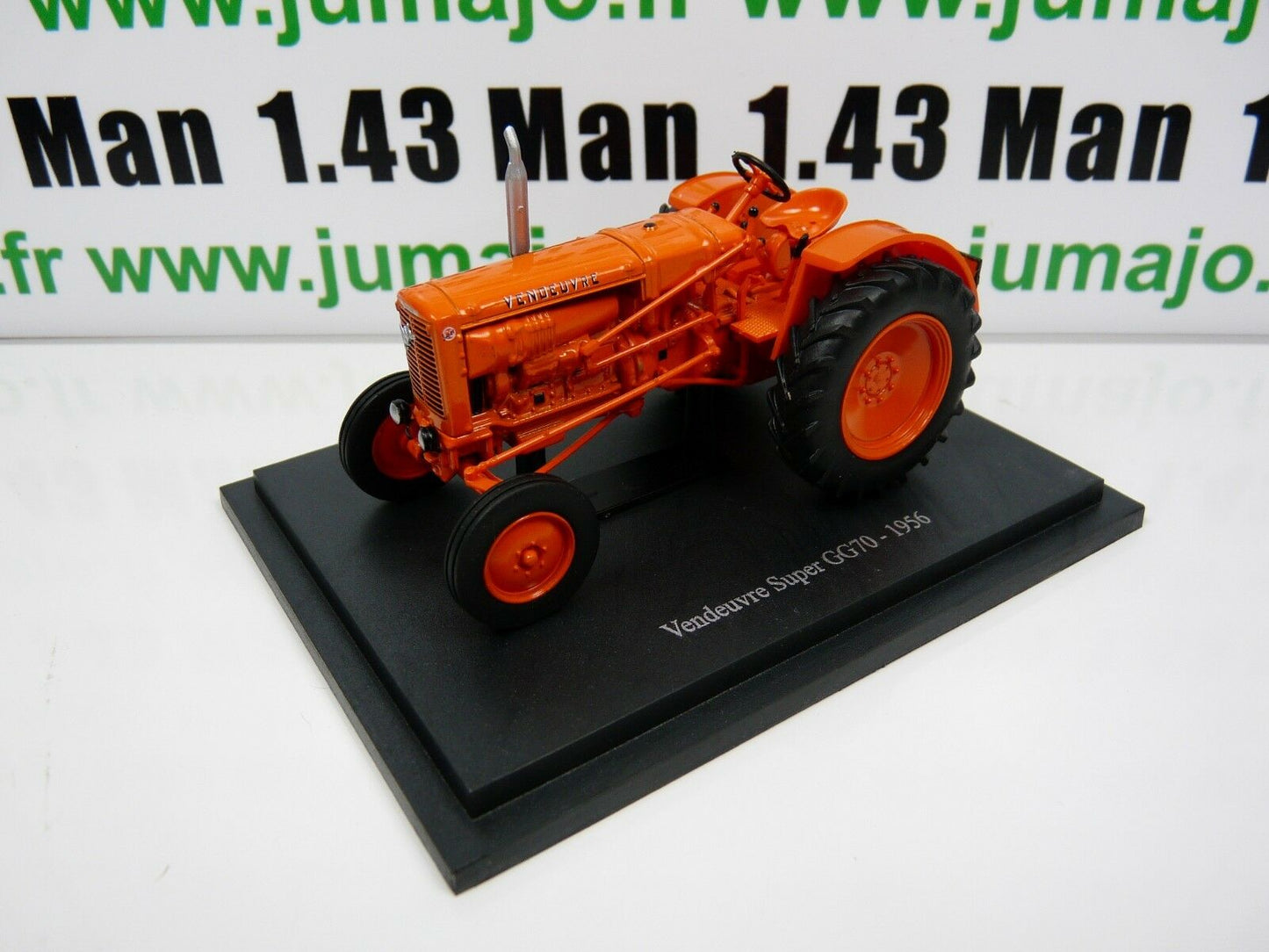 TR84 Tracteur 1/43 universal Hobbies n° 81 VENDEUVRE Super GG70 1956