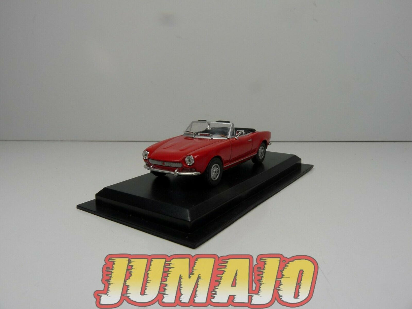 AME19 VOITURE 1/43 AMERCOM : Fiat 124 Sport Spyder - 1967