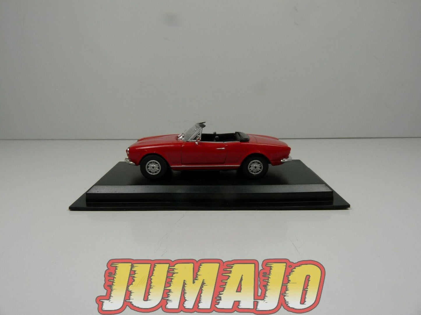 AME19 VOITURE 1/43 AMERCOM : Fiat 124 Sport Spyder - 1967