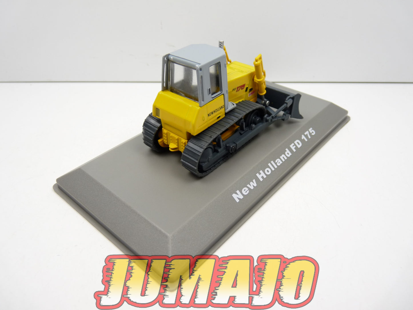 BTP41 VEHICULE DE CHANTIER 1/72 Hachette : NEW HOLLAND FD 175