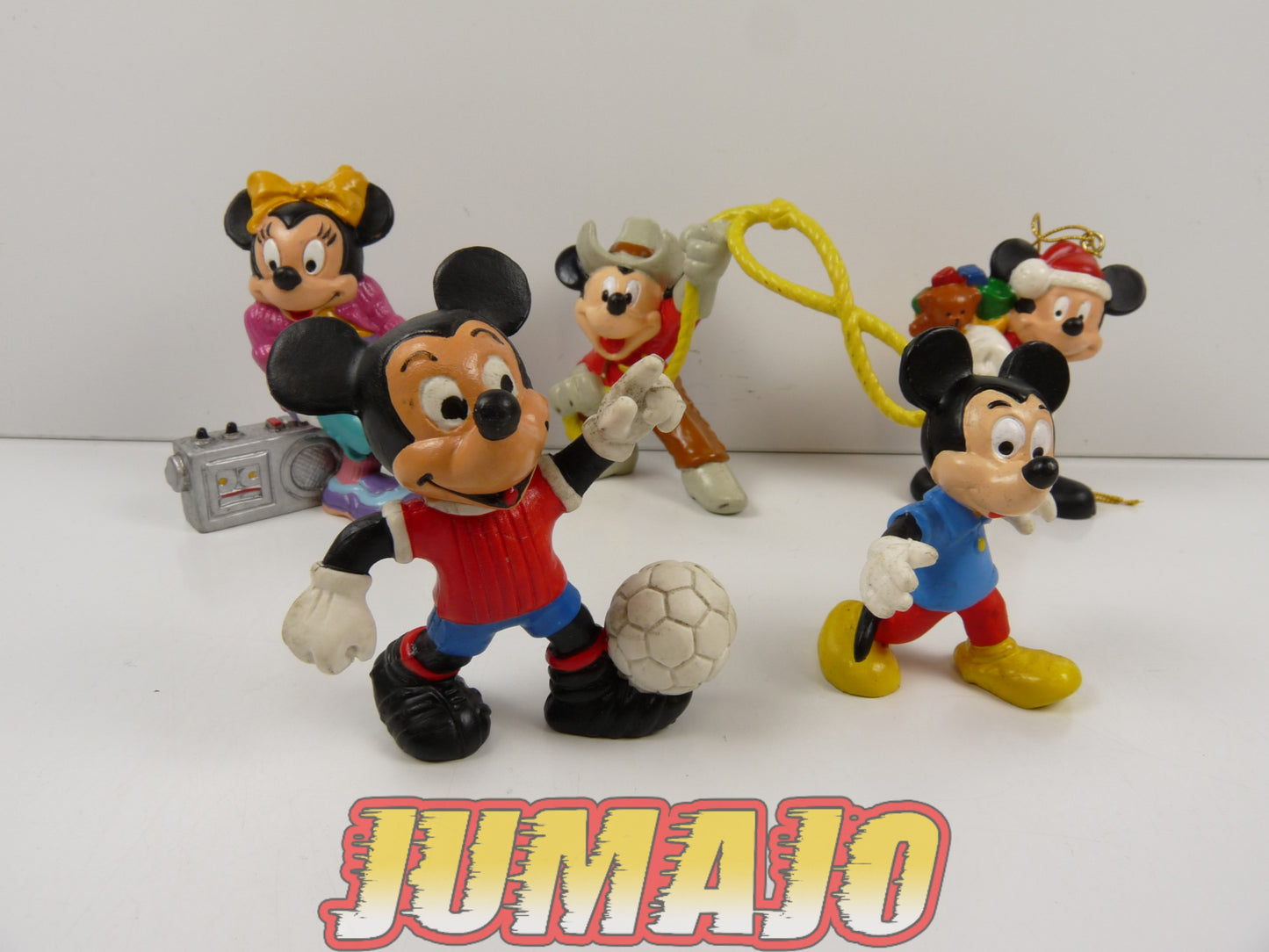 FIG23 lot 5 figurines PVC DISNEY COMICS SPAIN/BULLY 6cm : Mickey, football, noël, cow boy, Minnie