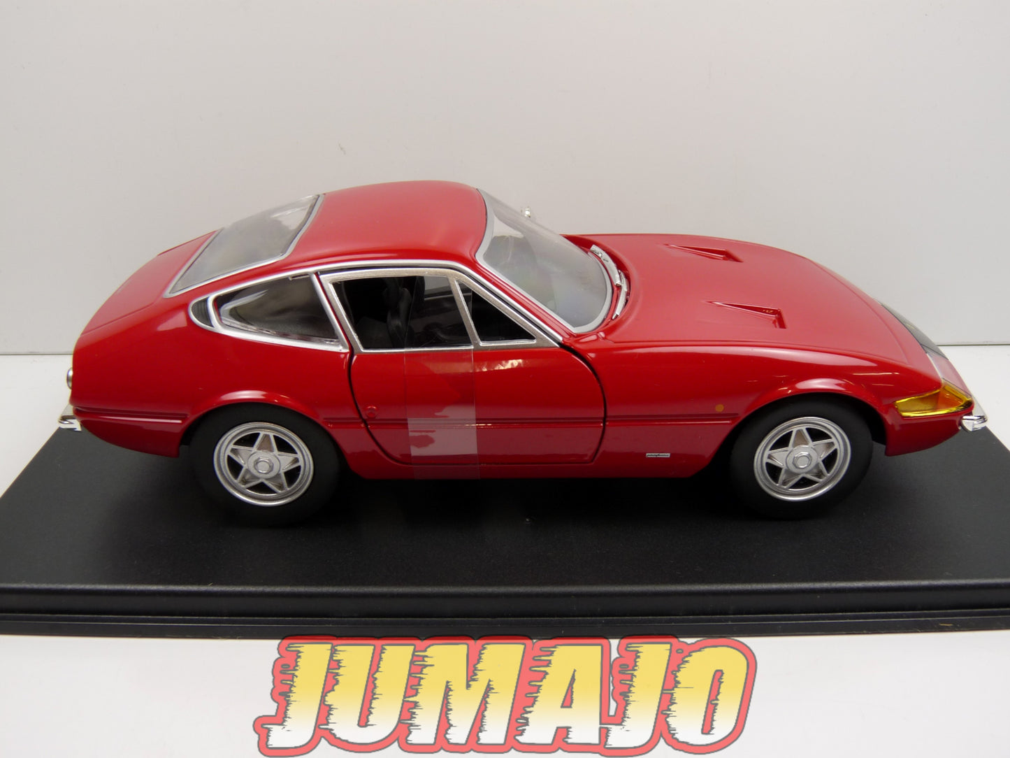 FVQ11 Voiture 1/24 BURAGO HACHETTE FERRARI GT BOITE CASSÉE : 365 GTB4 1968 Rouge