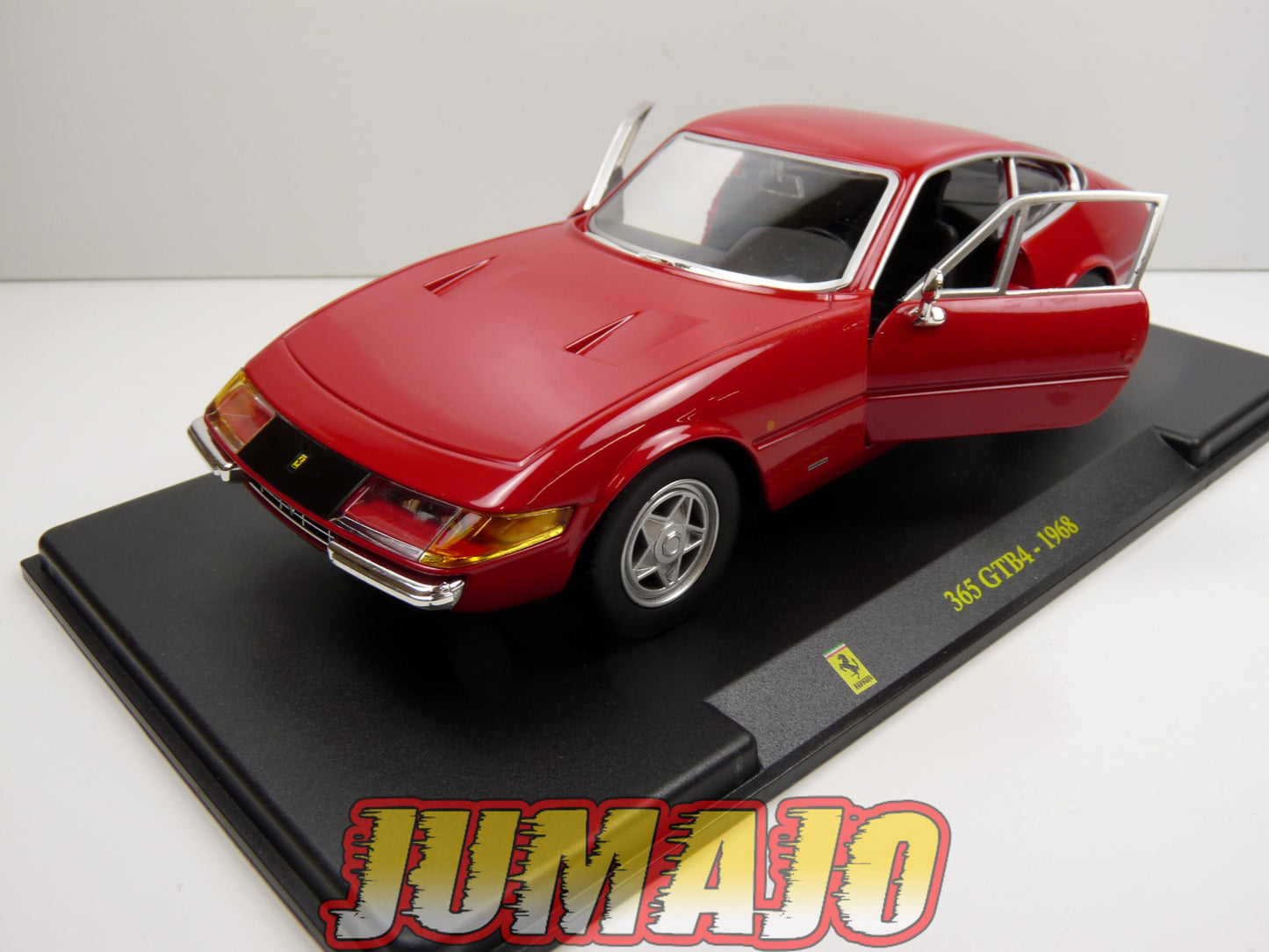 FVQ11 Voiture 1/24 BURAGO HACHETTE FERRARI GT BOITE CASSÉE : 365 GTB4 1968 Rouge