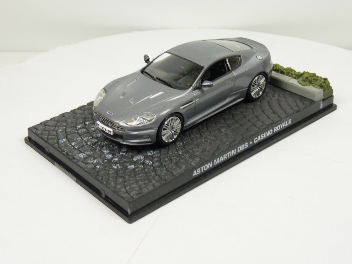 JB133 voiture 1/43 IXO 007 JAMES BOND : ASTON MARTIN DBS Casino Royal