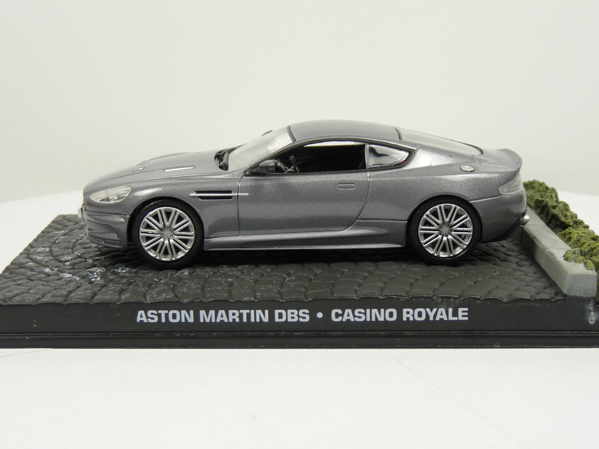 JB133 voiture 1/43 IXO 007 JAMES BOND : ASTON MARTIN DBS Casino Royal