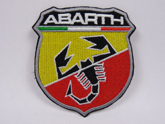 PTC20 Patch brodé thermocollé : logo Abarth largeur environ 7.4 cm hauteur environ 8.2 cm
