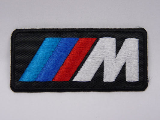PTC36 Patch brodé thermocollé : logo BMW serie M largeur environ 8.4 cm hauteur environ 3.9 cm