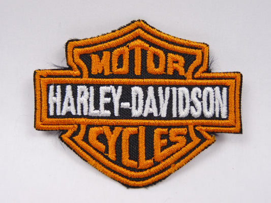PTC66 Patch brodé thermocollé : logo Harley Davidson largeur environ 6.4 cm hauteur environ 5.2 cm