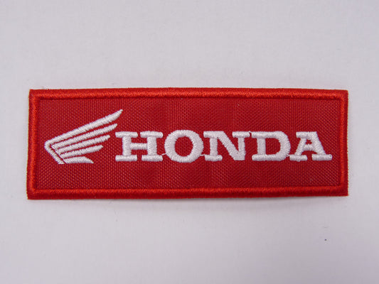 PTC75 Patch brodé thermocollé : logo Honda rouge largeur environ 8.8 cm hauteur environ 3 cm