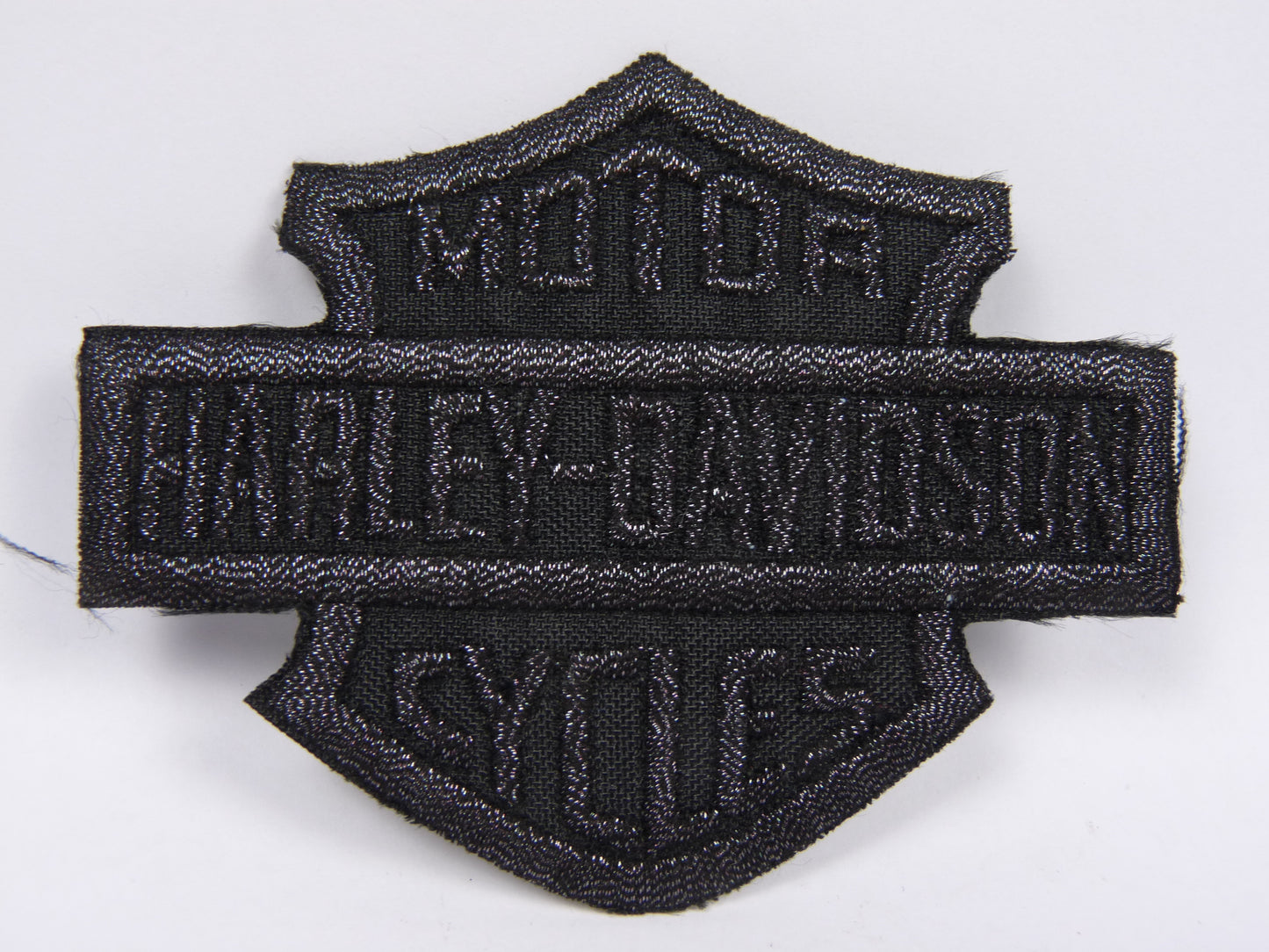 PTC76 Patch brodé thermocollé : Harley Davidson Noir largeur environ 9.2 cm hauteur environ 7.1 cm
