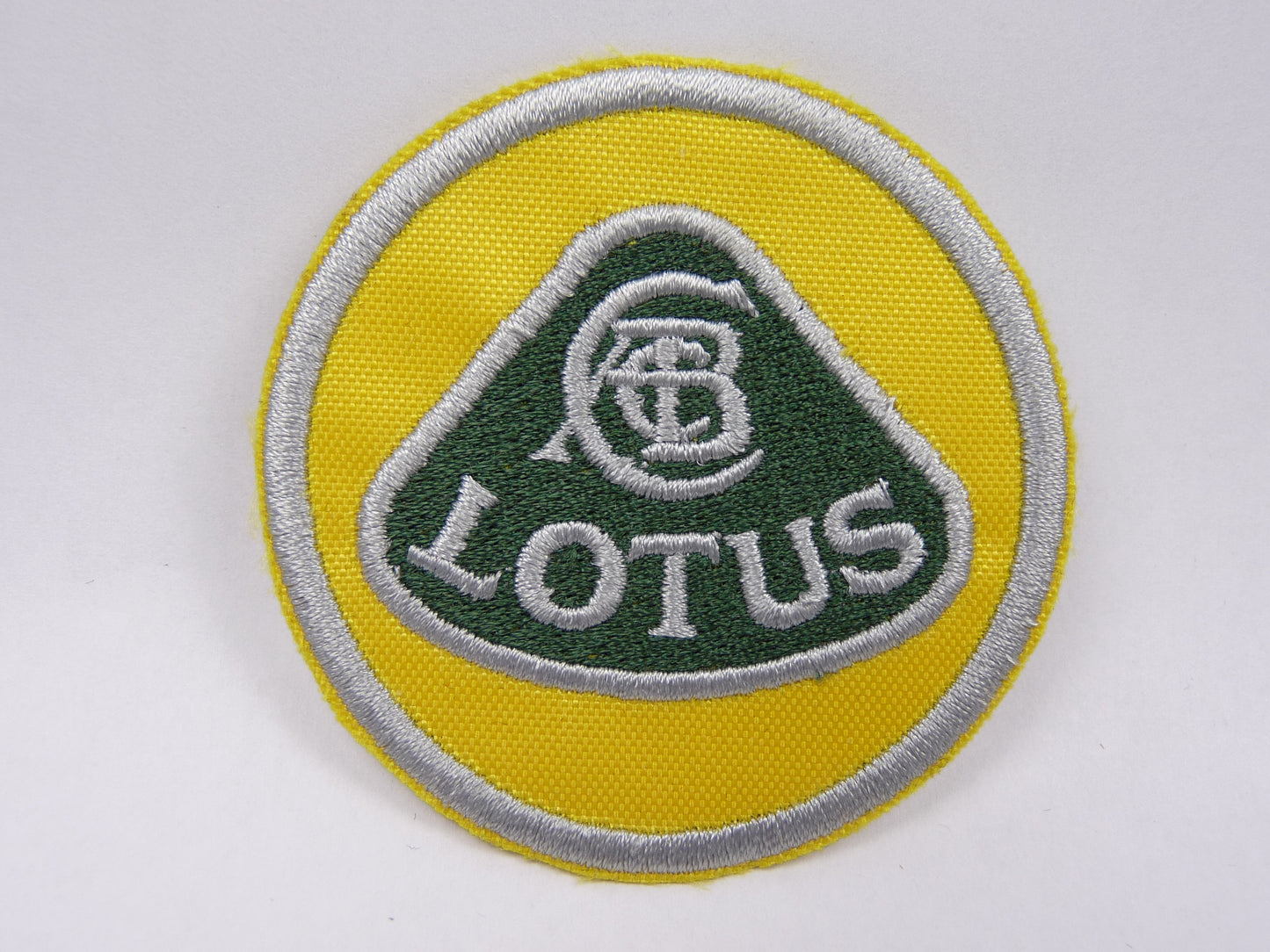 PTC92 Patch brodé thermocollé : logo Lotus Diamètre environ 6.4 cm