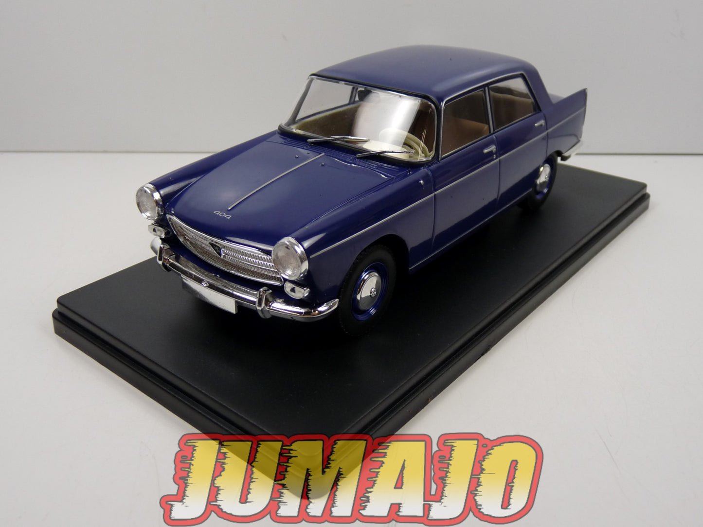 PTVQ11 Voiture 1/24 SALVAT Models : Peugeot 404 1962
