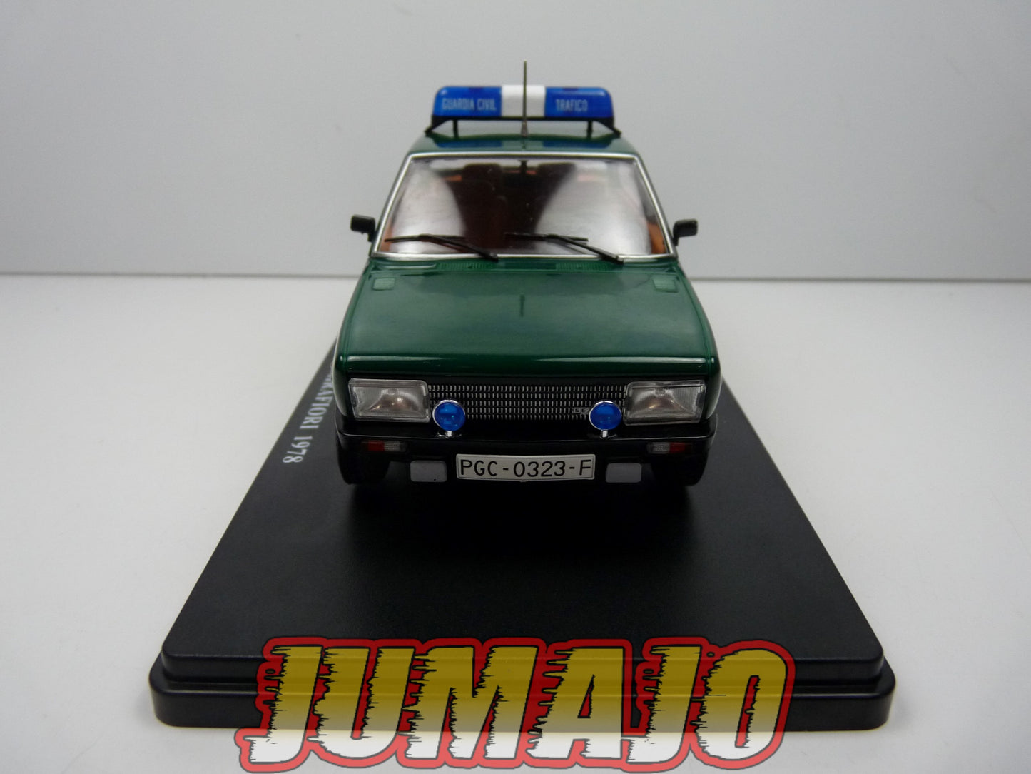 PVQ3 Voiture 1/24 SALVAT test espagne : SEAT 131 Supermirafiori 1978 Police
