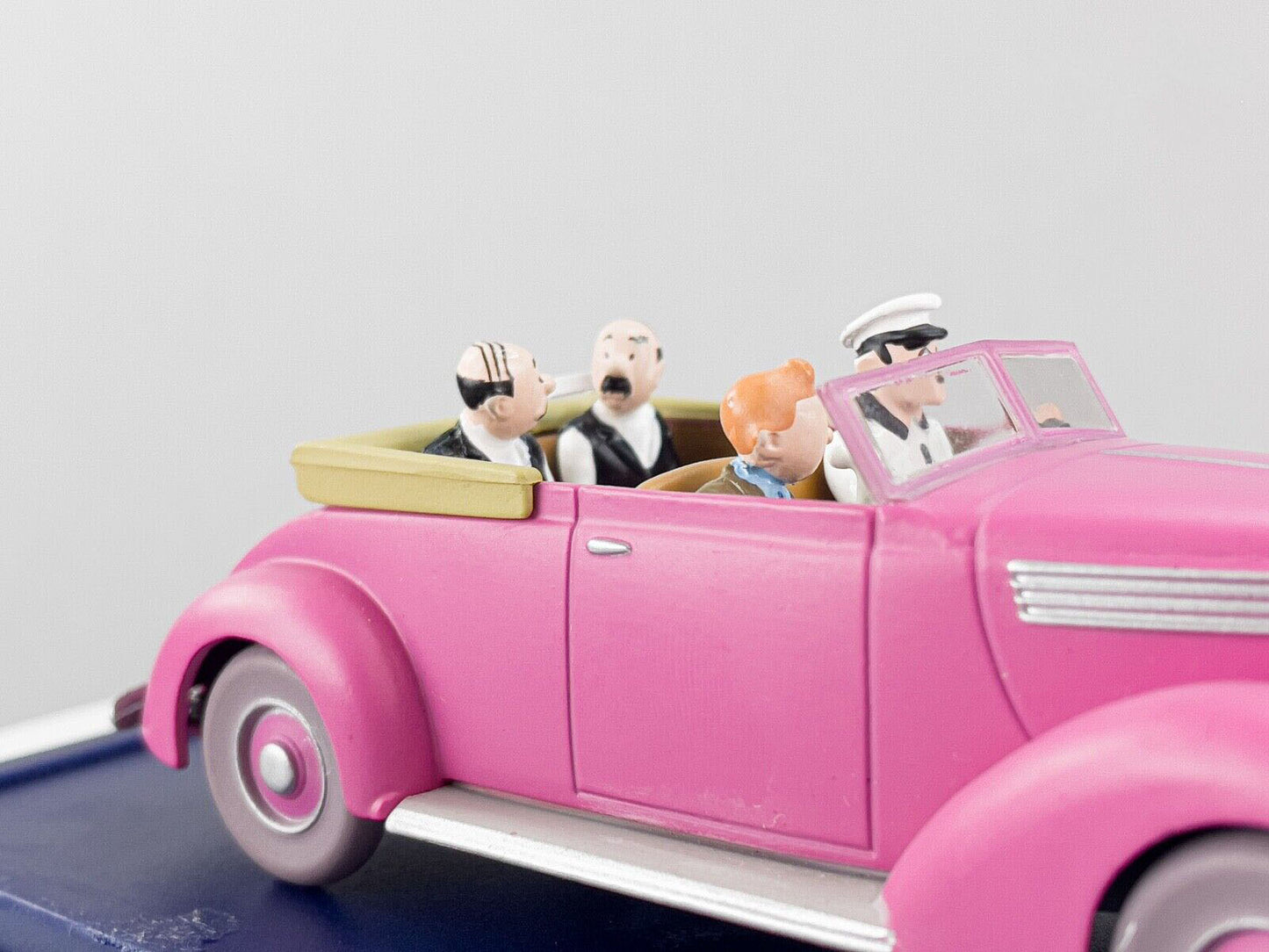 TIN69 Atlas 1/43 TINTIN en Voiture : Ford Club cabriolet V8-78 1937 *Occasion