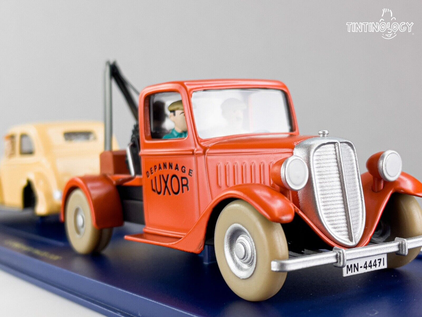 TIN24 Atlas 1/43 TINTIN : La Dépanneuse et la voiture accidentée *Occasion